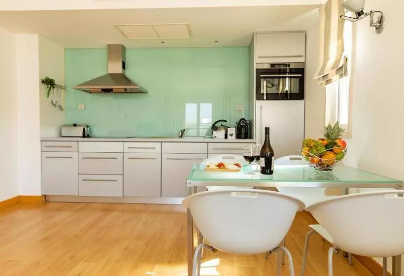 Marina Club Lagos Resort