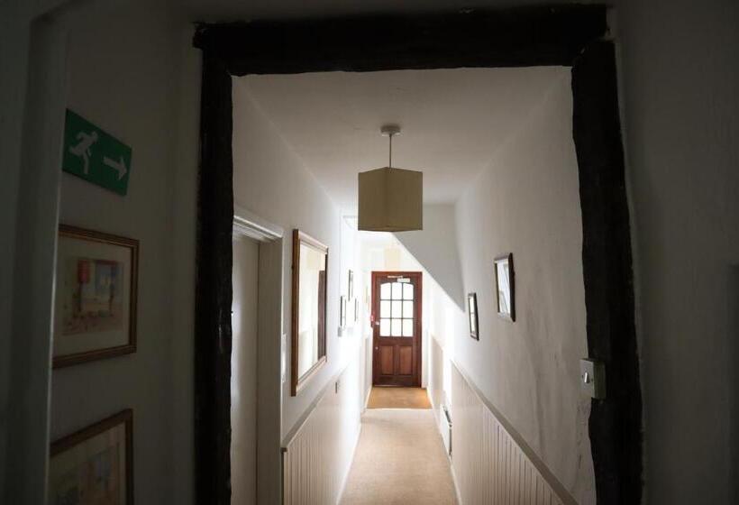 호스텔 The White Horse Inn