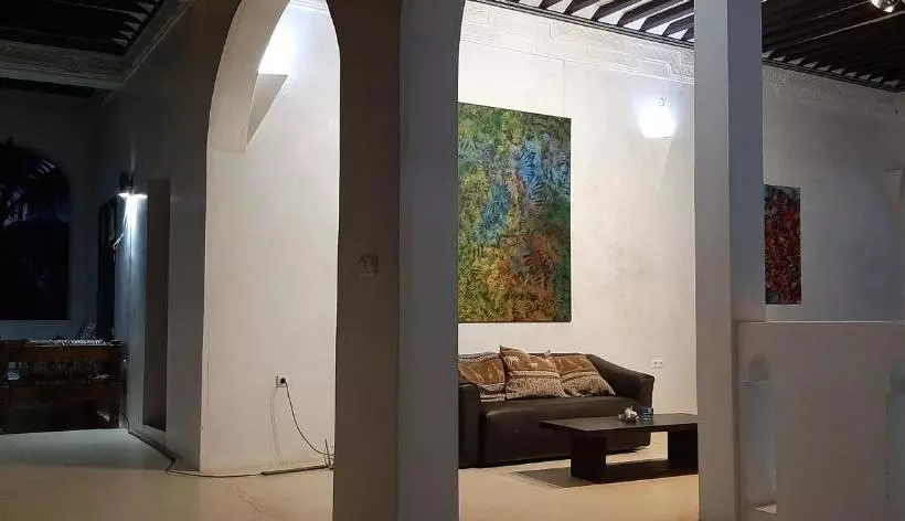 تختخواب و صبحانه Jamala Guesthouse