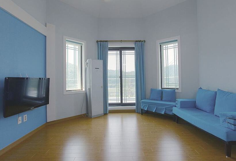 Отель Forest Of Color Pension