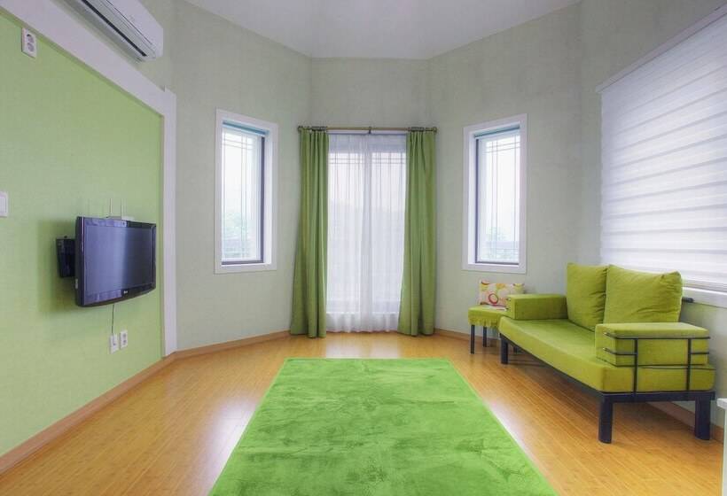 Отель Forest Of Color Pension