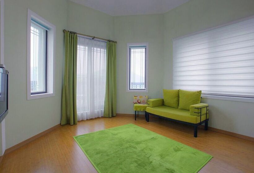 Отель Forest Of Color Pension