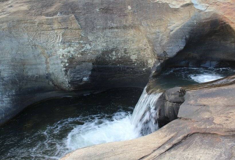 בית מלון כפרי Hi Lanka Backpackers Adults Only