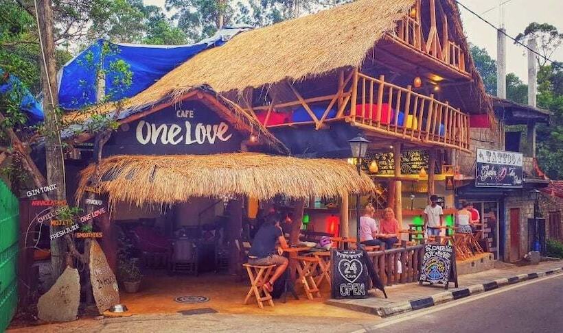 בית מלון כפרי Hi Lanka Backpackers Adults Only