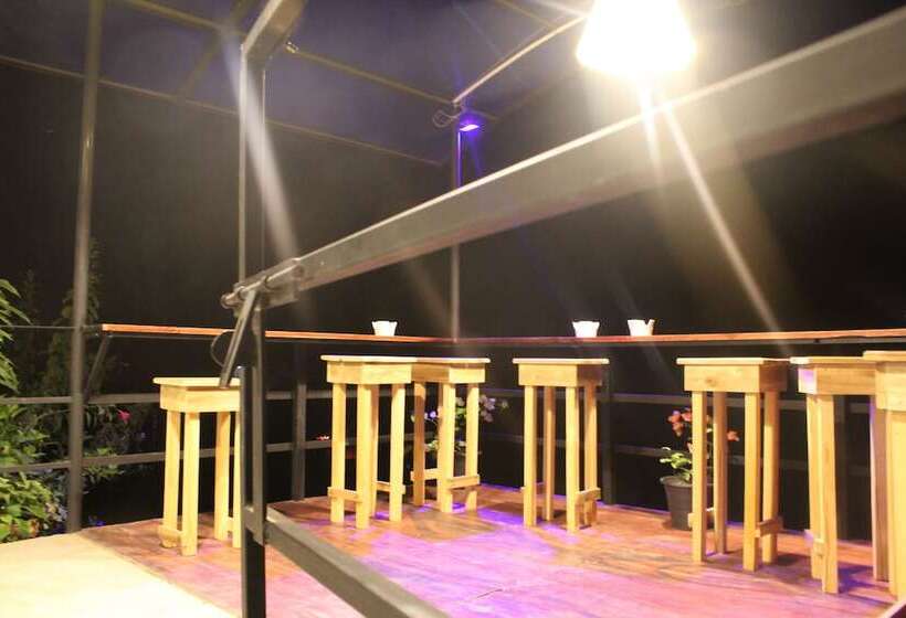 בית מלון כפרי Hi Lanka Backpackers Adults Only