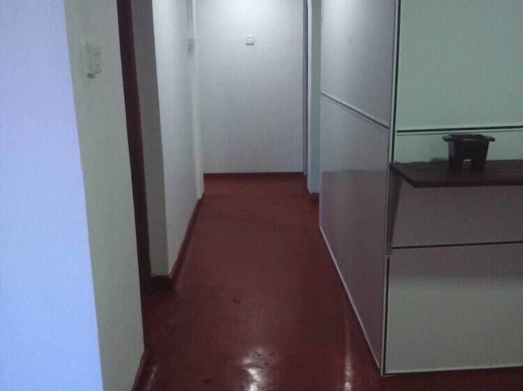 בית מלון כפרי Hi Lanka Backpackers Adults Only