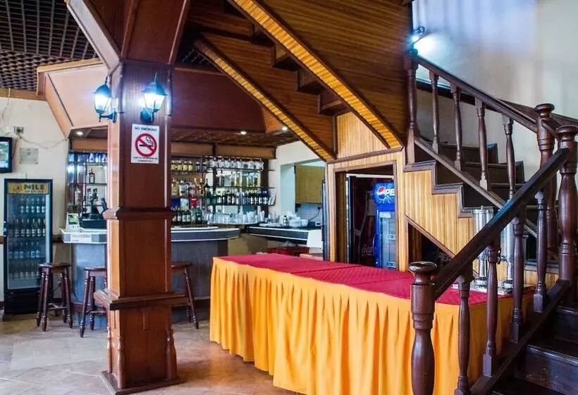 هتل Kash Mbarara