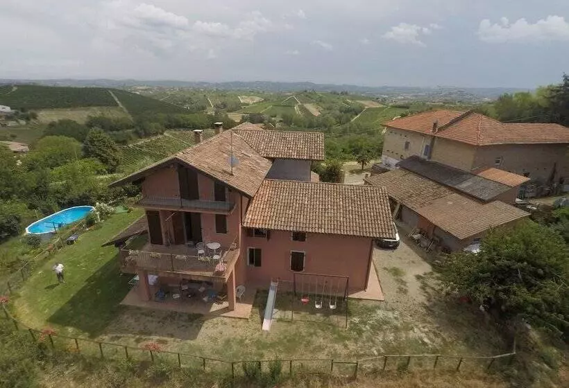 ホテル Cascina Il Quercin