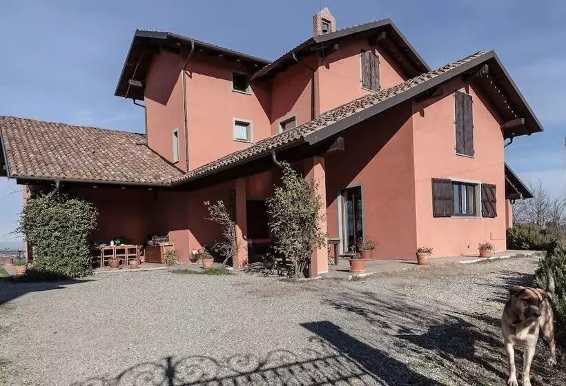 ホテル Cascina Il Quercin