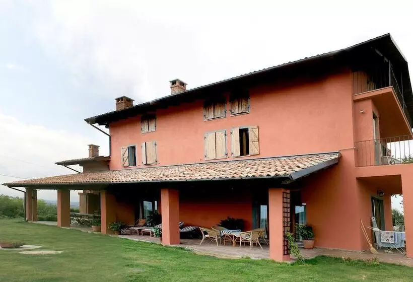 ホテル Cascina Il Quercin
