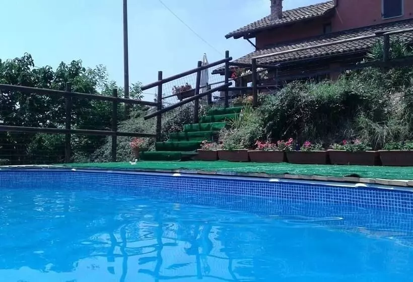ホテル Cascina Il Quercin