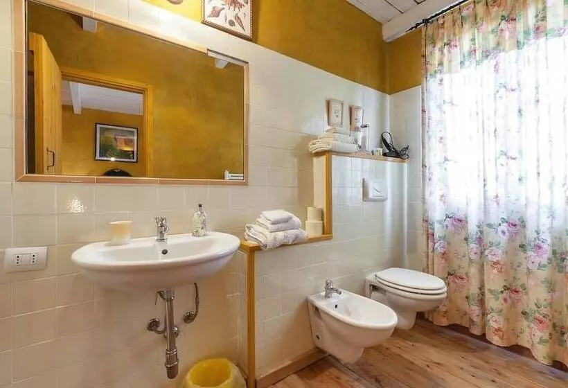 ホテル Cascina Il Quercin