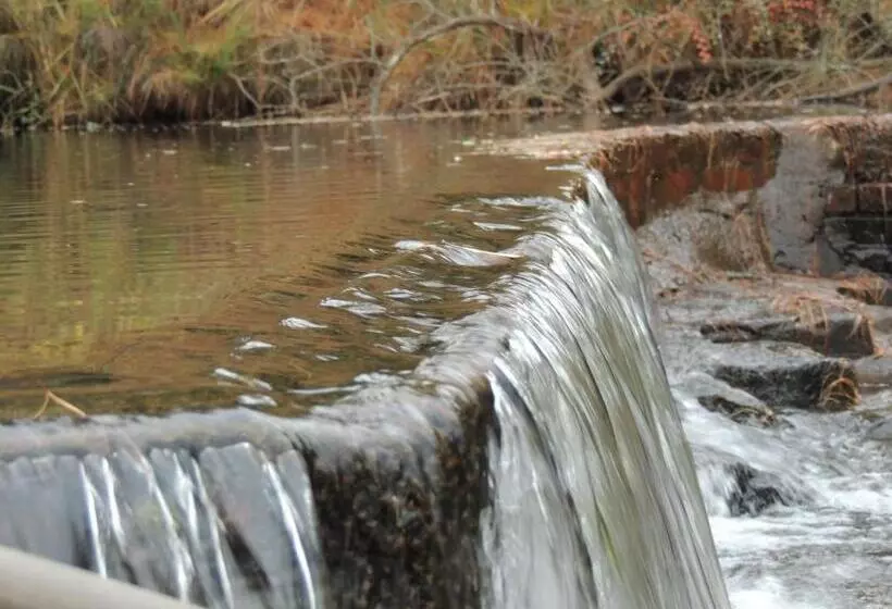 Hotelli Hawklee Country House