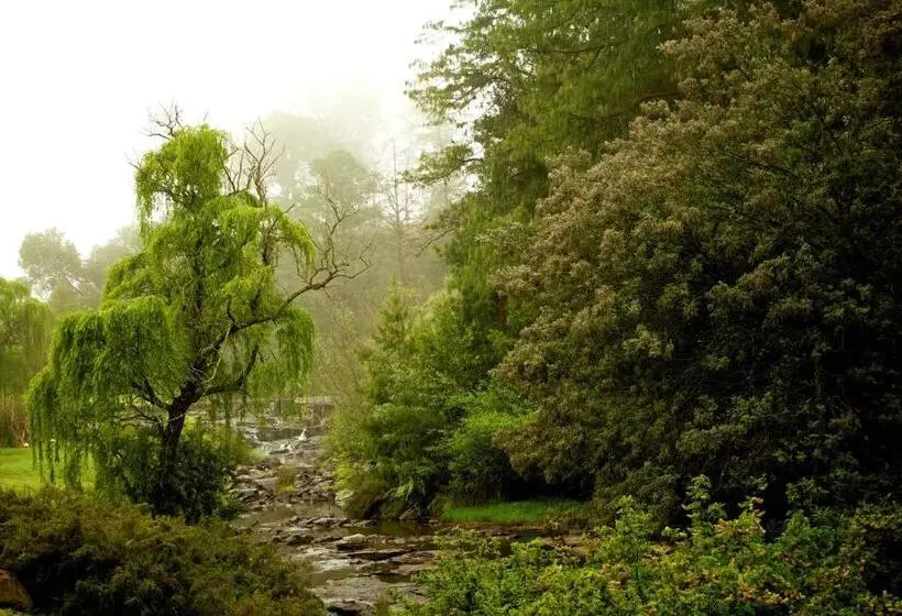 Hotelli Hawklee Country House