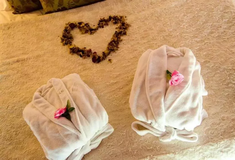 Hotelli Hawklee Country House