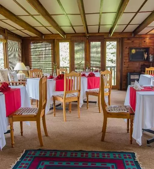 Hotelli Hawklee Country House