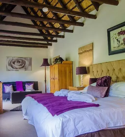 Hotelli Hawklee Country House