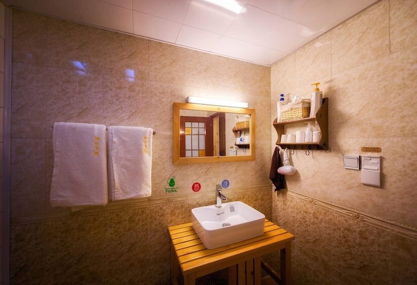 בית מלון כפרי Huksum House