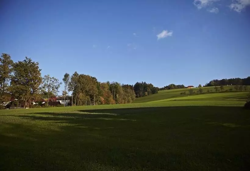 Hotelli Pension Jageredt