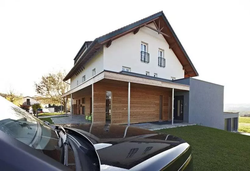 Hotelli Pension Jageredt