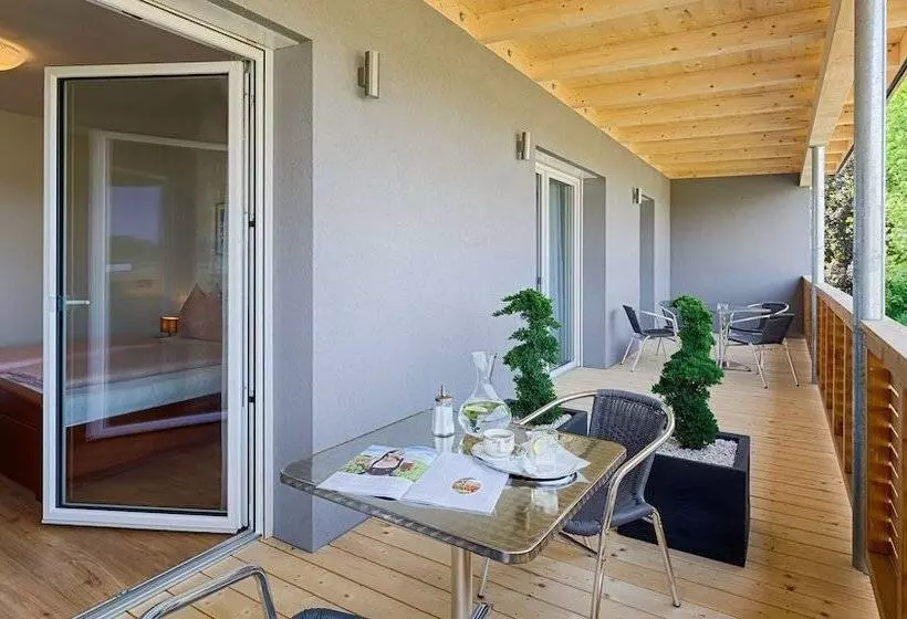 Hotelli Pension Jageredt