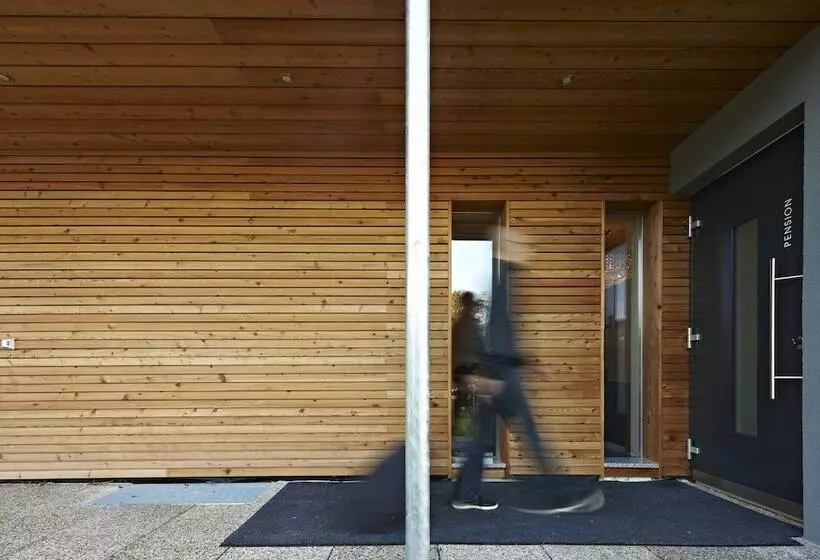 Hotelli Pension Jageredt