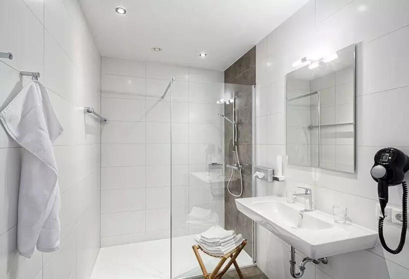 Hotelli Pension Jageredt