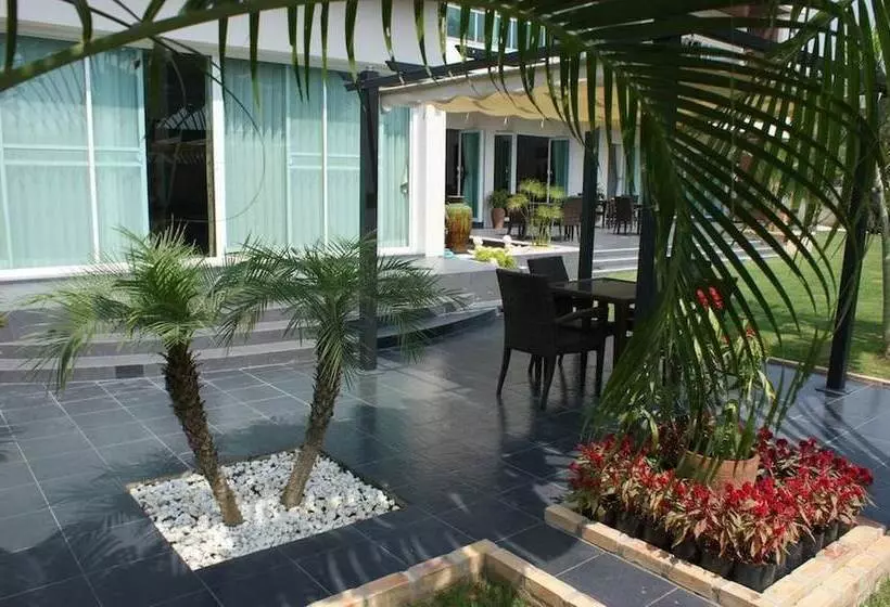 ホテル Sumali Villa