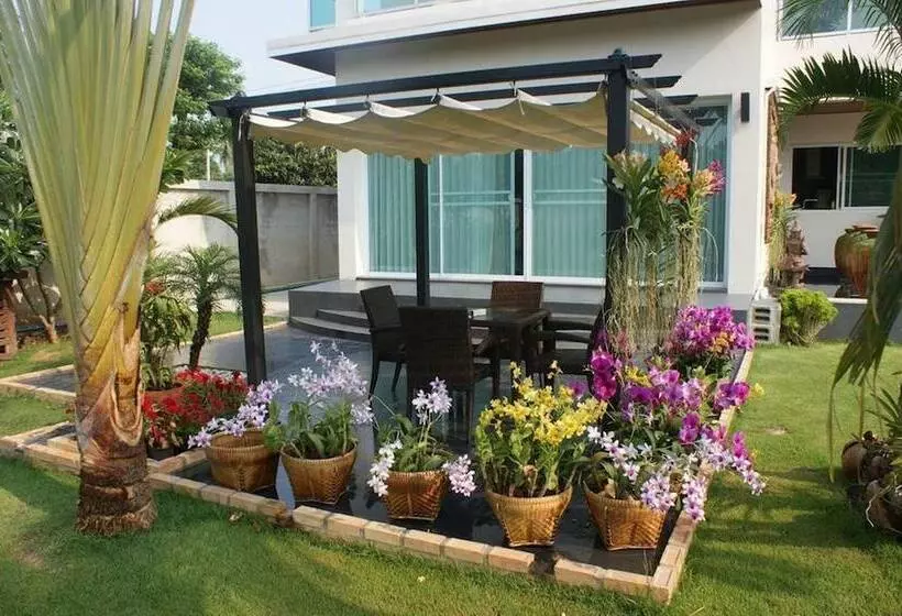 ホテル Sumali Villa