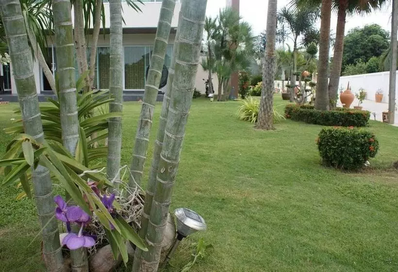 ホテル Sumali Villa