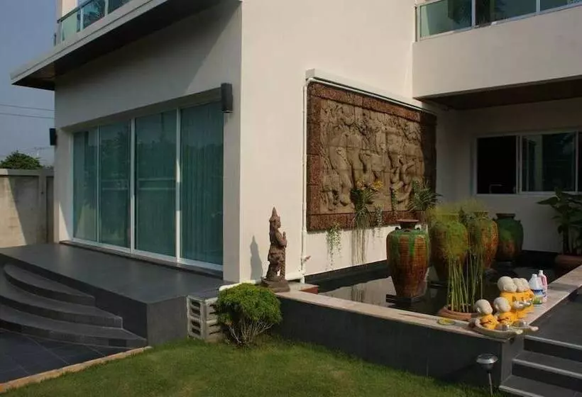 ホテル Sumali Villa