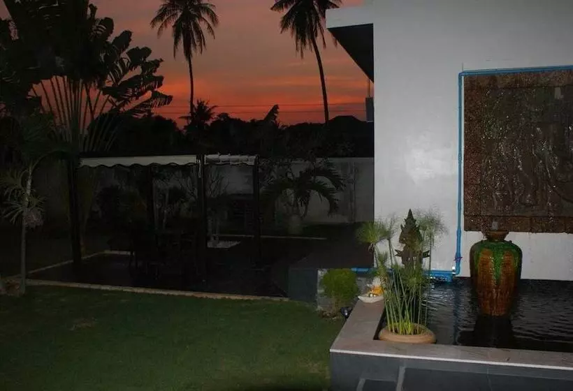 ホテル Sumali Villa