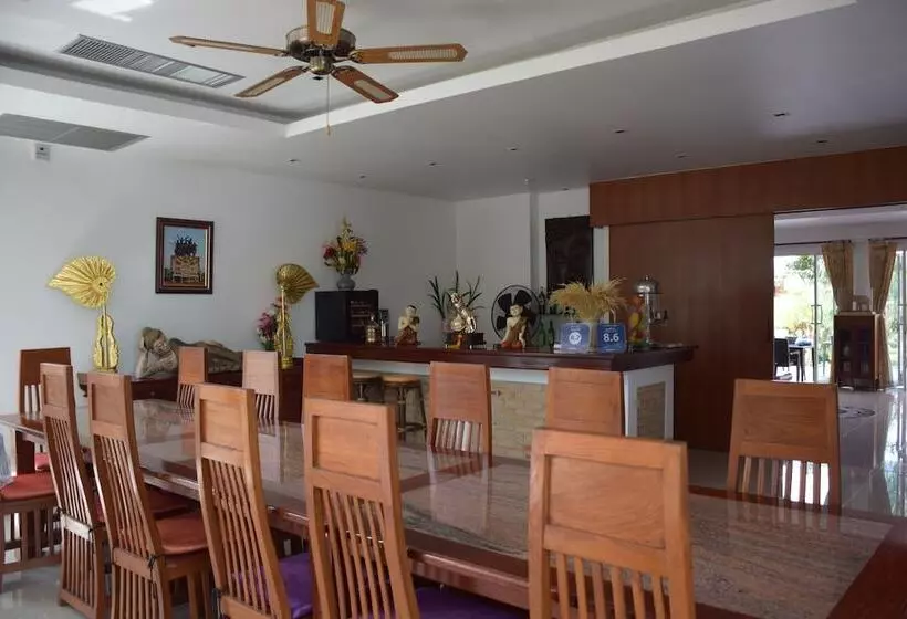 ホテル Sumali Villa