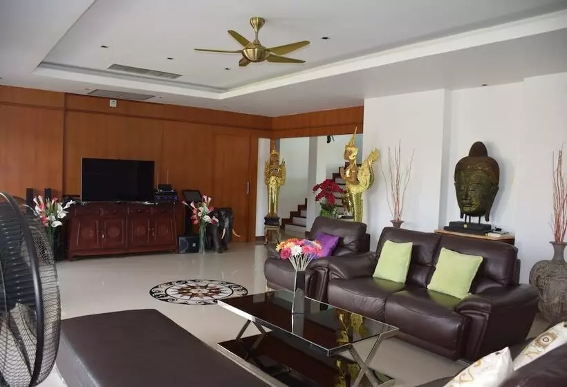 ホテル Sumali Villa