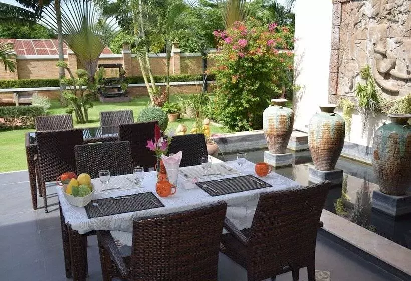 ホテル Sumali Villa