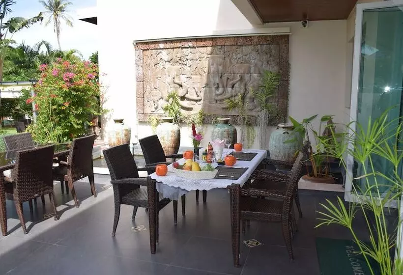 ホテル Sumali Villa