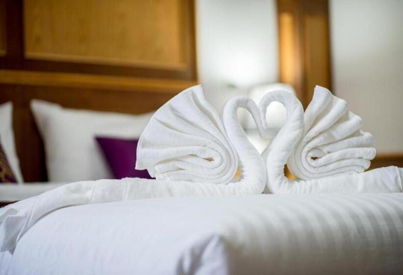 Thatphanom View Hotel Nakhon