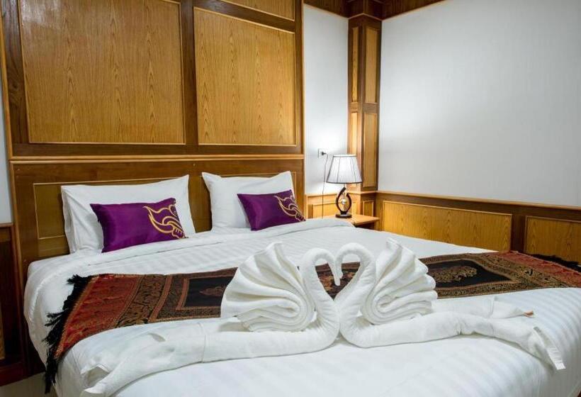 Thatphanom View Hotel Nakhon