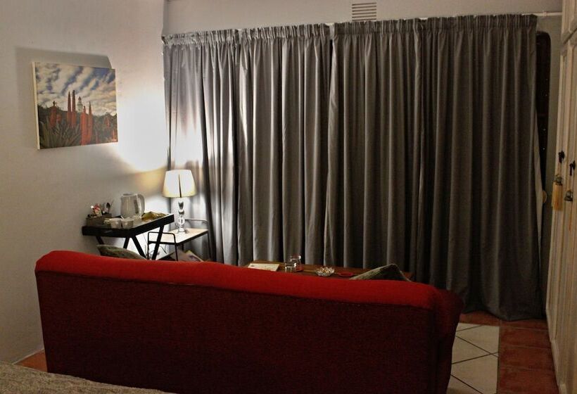 فندق Walkerbay Accommodation
