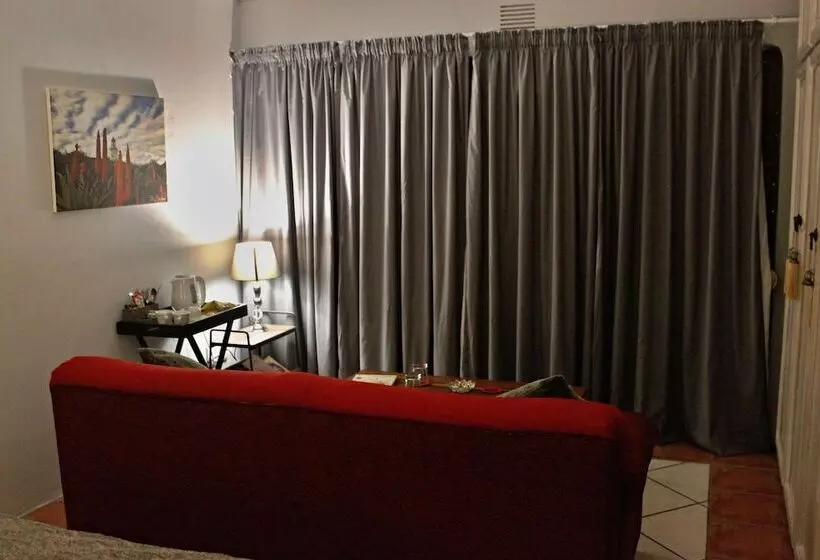 Hotelli Walkerbay Accommodation
