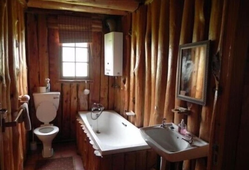 Отель Waterwoods Cottages