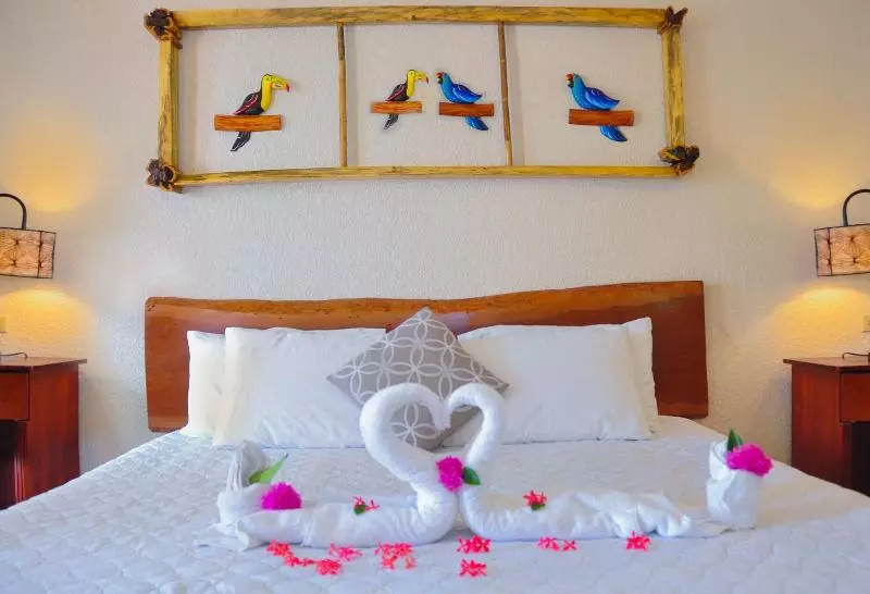 Lamanai Hotel & Marina