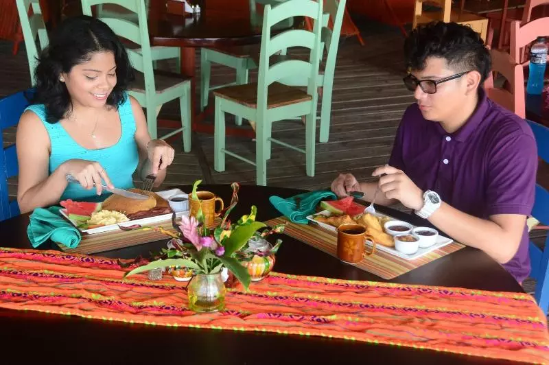 Lamanai Hotel & Marina