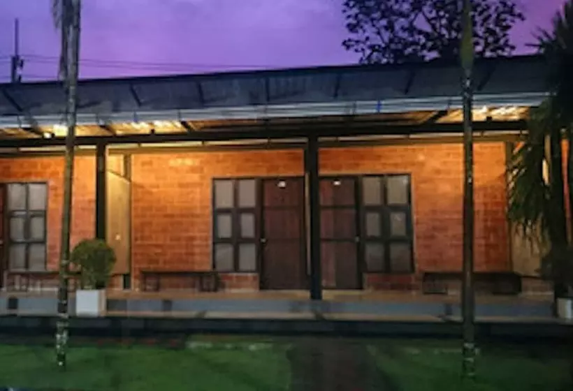 Hotelli Sangkhlakiri Resort