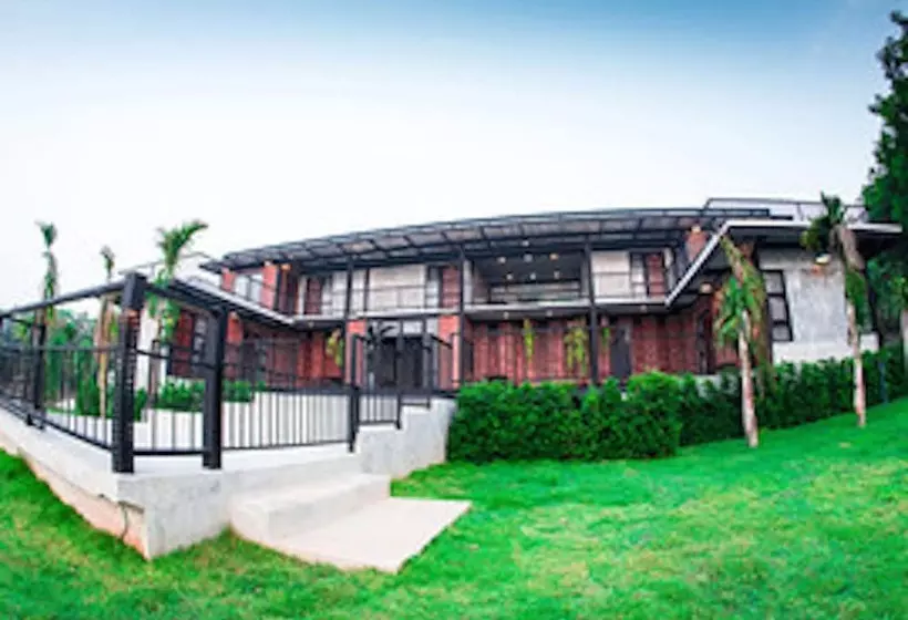 Hotelli Sangkhlakiri Resort