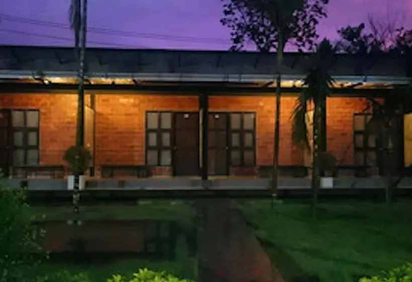 Hotelli Sangkhlakiri Resort