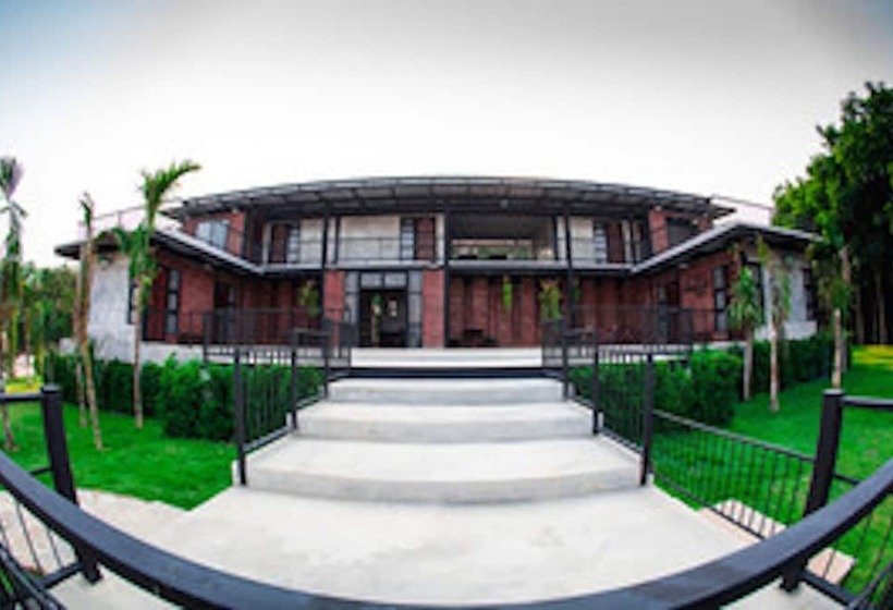 Отель Sangkhlakiri Resort