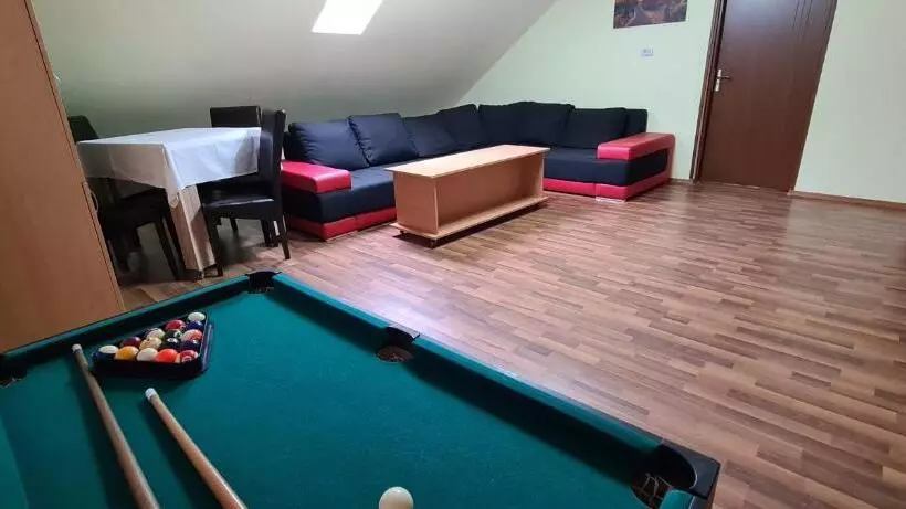 Pensiunea Aurora  Hostel Voineasa