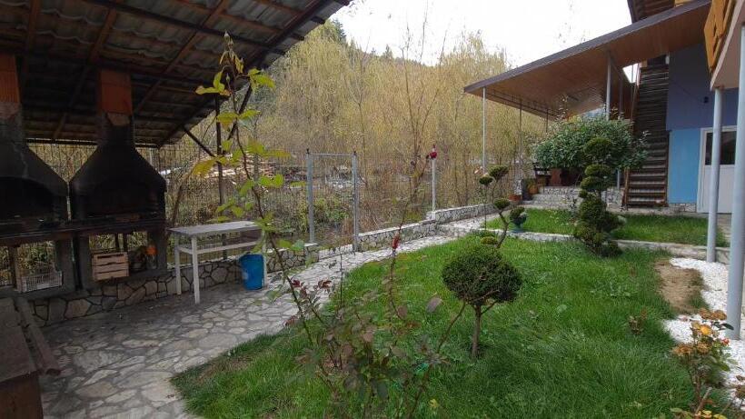 Pensiunea Aurora Hostel Voineasa