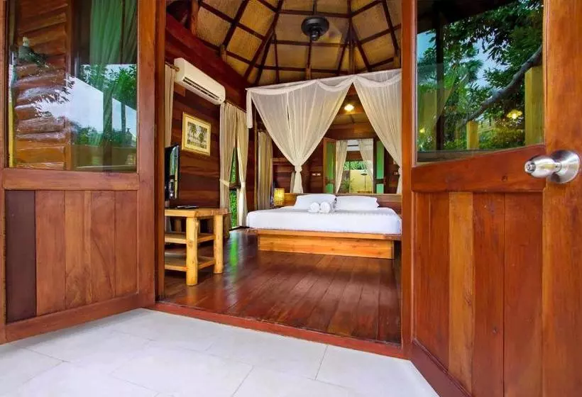 استراحتگاه Keeree Waree Seaside Villa